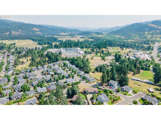 0 37th St, Springfield, OR 97477