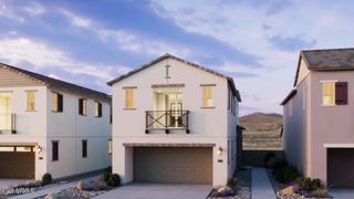 2442 W MAXIMO Way, Phoenix, AZ 85085