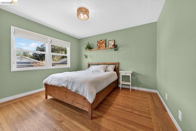 3734 McClelland St, Oakland, CA 94619