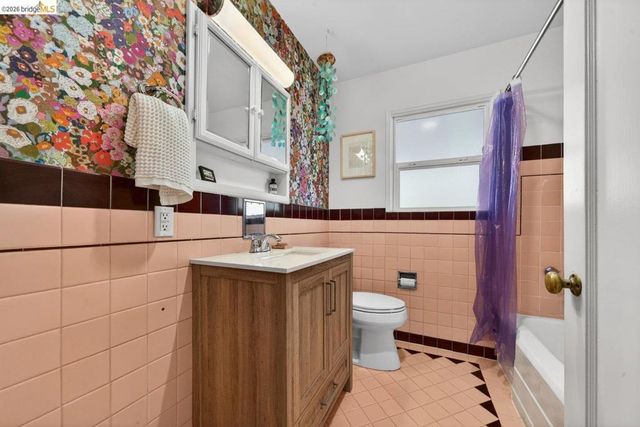 3734 McClelland St, Oakland, CA 94619
