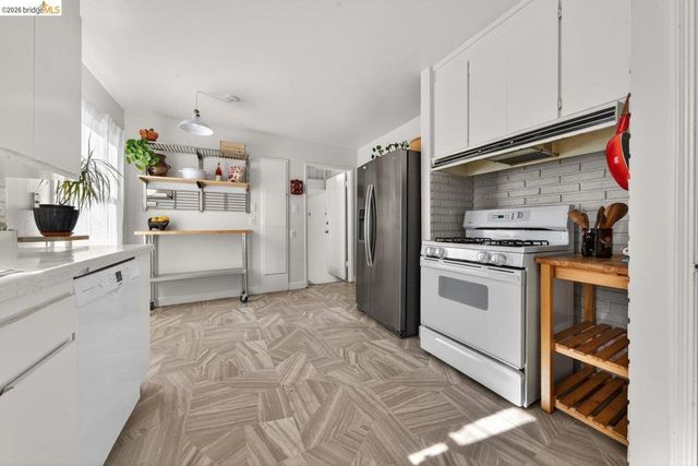 3734 McClelland St, Oakland, CA 94619