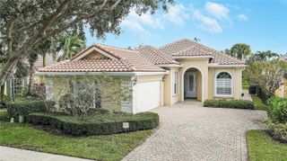 5119 Magnolia Bay Cir, Palm Beach Gardens, FL 33418