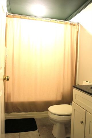 155 Lafond Ln 32, Dracut, MA 01826