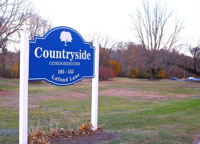 155 Lafond Ln 32, Dracut, MA 01826