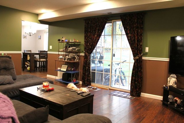 155 Lafond Ln 32, Dracut, MA 01826