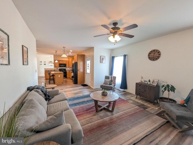 9 W IMPERIAL DR, Aspers, PA 17304