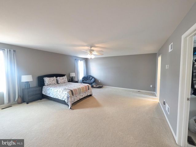 9 W IMPERIAL DR, Aspers, PA 17304