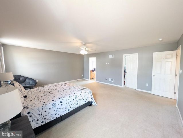 9 W IMPERIAL DR, Aspers, PA 17304