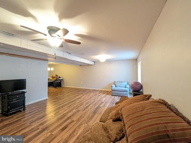 9 W IMPERIAL DR, Aspers, PA 17304