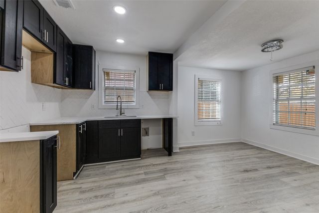 3239 Spring Avenue, Dallas, TX 75215