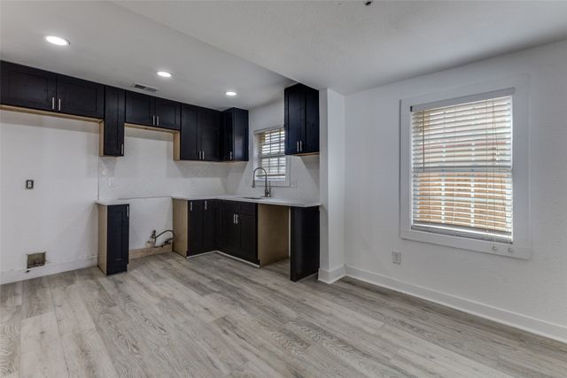 3239 Spring Avenue, Dallas, TX 75215