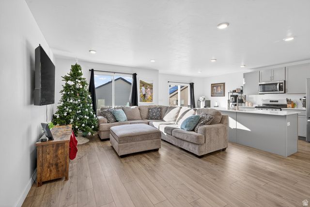 1760 E FALL ST, Eagle Mountain, UT 84005