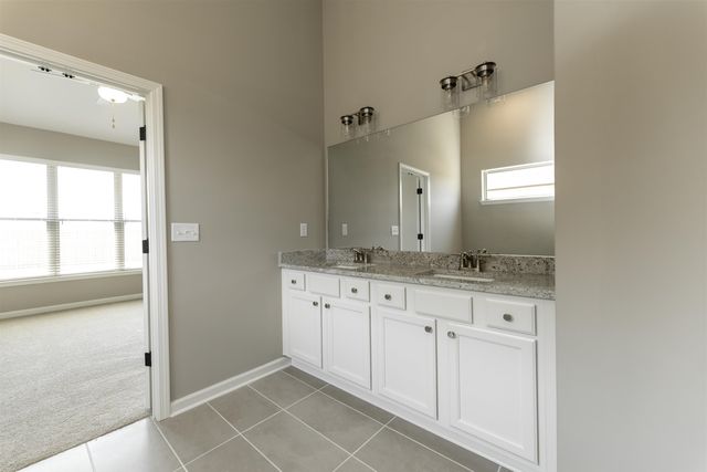 330 CHESNUT RIDGE CV, Oakland, TN 38060