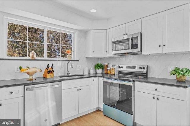 967 W MAIN ST, Coatesville, PA 19320