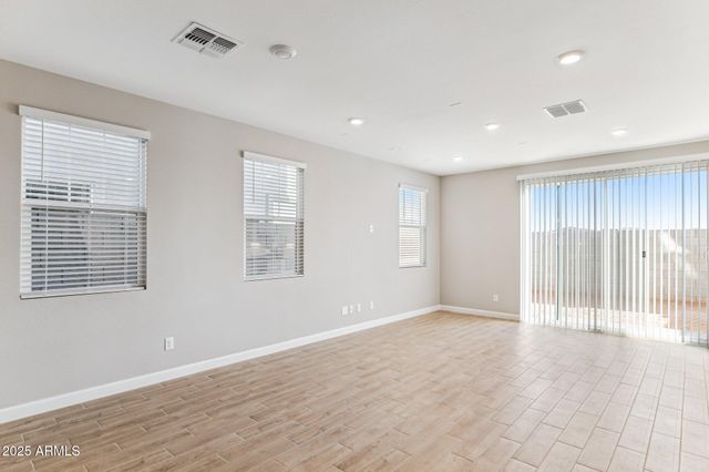 5841 E ZACHARY Drive, Phoenix, AZ 85054