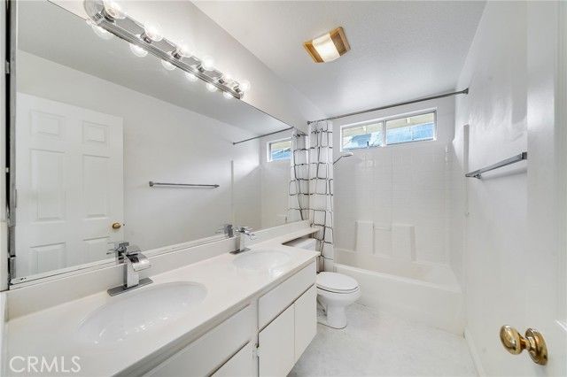 28 Homestead Dr, Laguna Hills, CA 92679