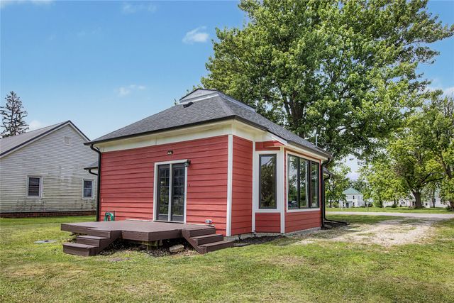 206 S East Street, Macksburg, IA 50155