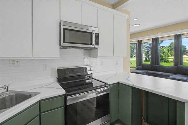 206 S East Street, Macksburg, IA 50155