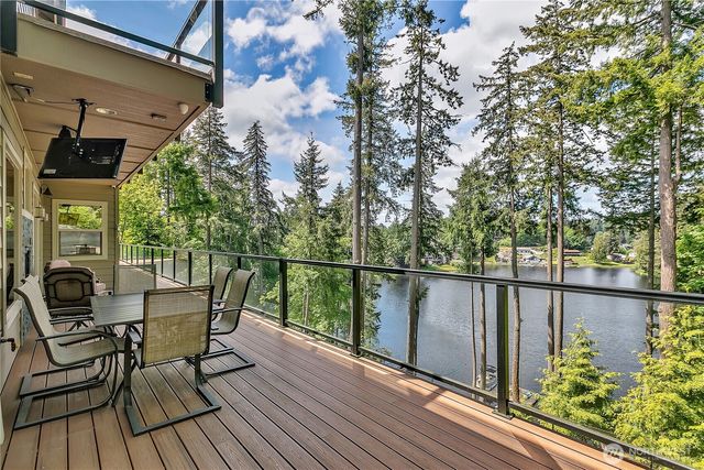 5205 Rehklau Road SE, Olympia, WA 98513