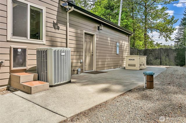 5205 Rehklau Road SE, Olympia, WA 98513
