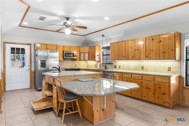 1336 S Fm 1174, Bertram, TX 78605