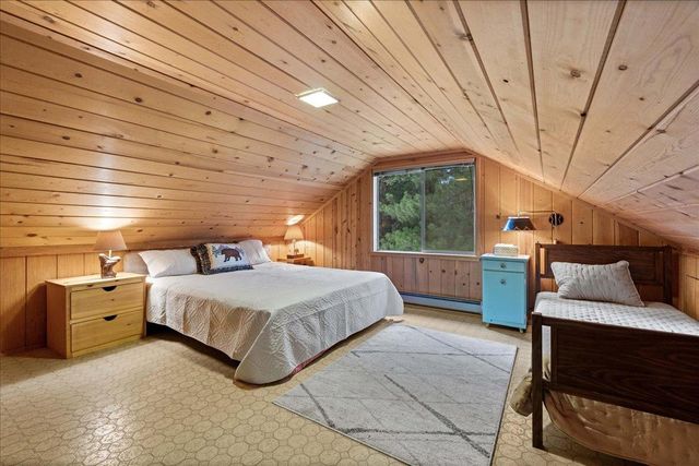 5440 Buttercup Dr, Pollock Pines, CA 95726