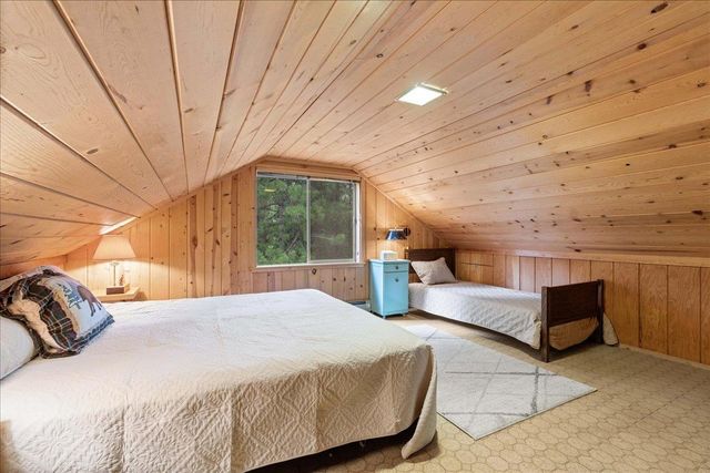 5440 Buttercup Dr, Pollock Pines, CA 95726
