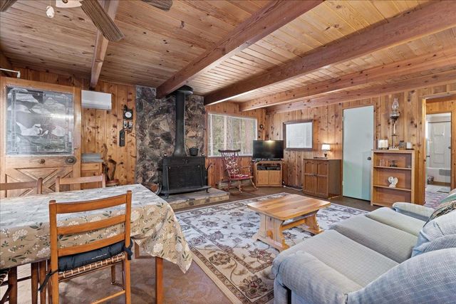 5440 Buttercup Dr, Pollock Pines, CA 95726