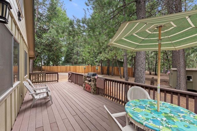 5440 Buttercup Dr, Pollock Pines, CA 95726