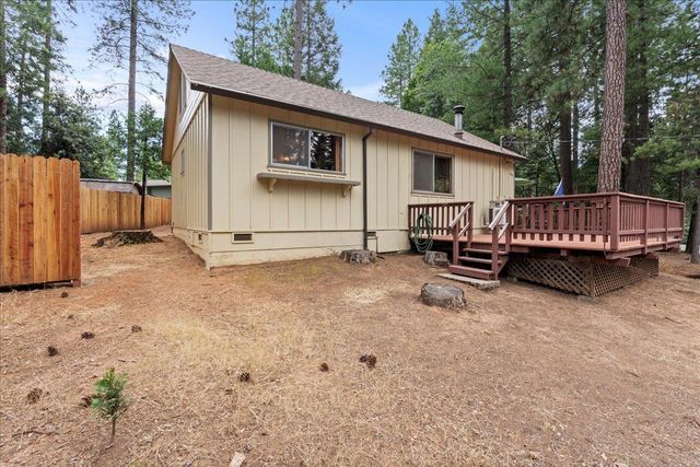 5440 Buttercup Dr, Pollock Pines, CA 95726