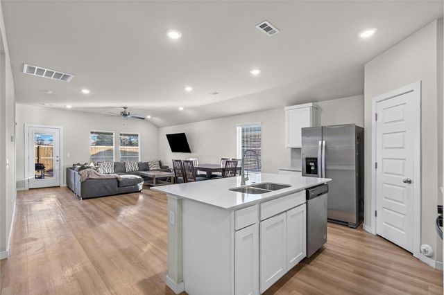 2211 S 9th Street, Rogers, AR 72758