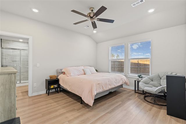 2211 S 9th Street, Rogers, AR 72758