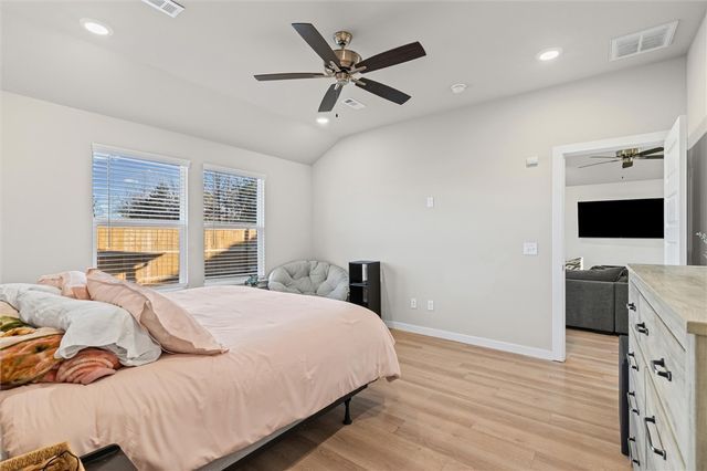 2211 S 9th Street, Rogers, AR 72758