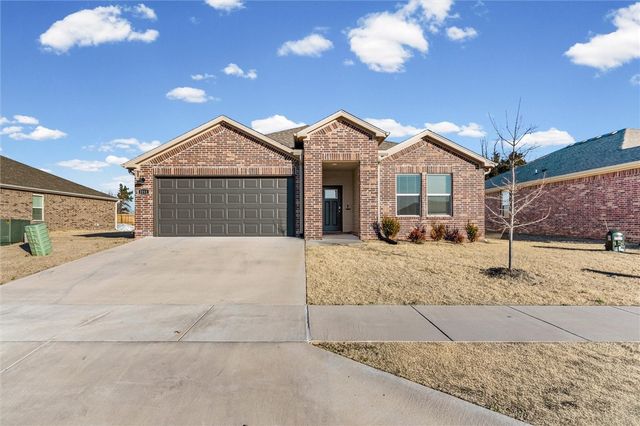 2211 S 9th Street, Rogers, AR 72758