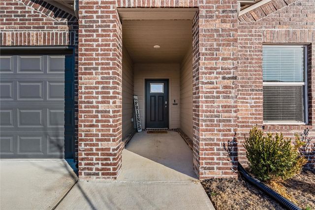 2211 S 9th Street, Rogers, AR 72758