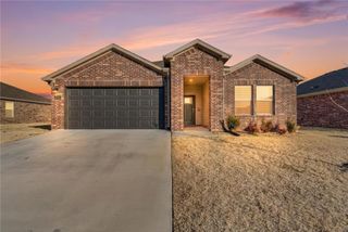 2211 S 9th Street, Rogers, AR 72758