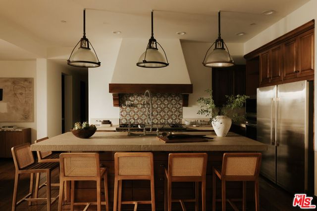 1046 N Norman Place, Los Angeles, CA 90049