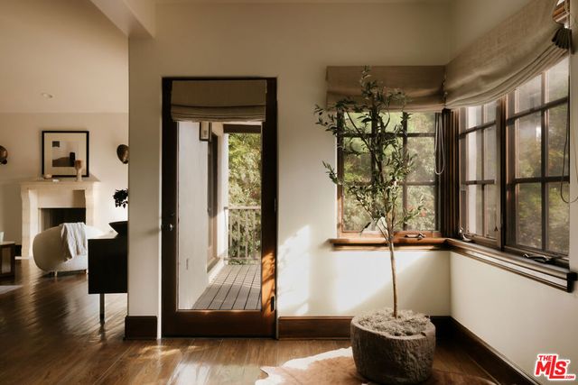 1046 N Norman Place, Los Angeles, CA 90049