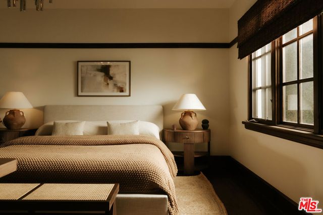 1046 N Norman Place, Los Angeles, CA 90049