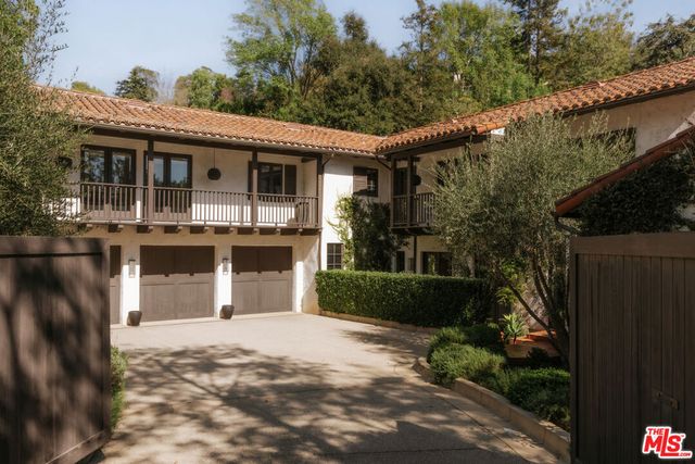 1046 N Norman Place, Los Angeles, CA 90049