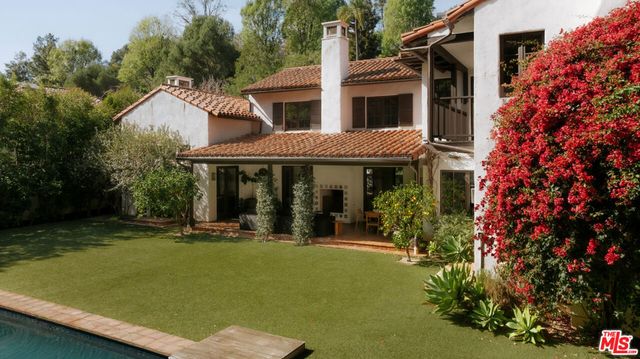 1046 N Norman Place, Los Angeles, CA 90049