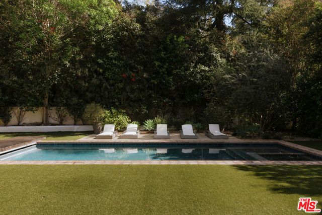 1046 N Norman Place, Los Angeles, CA 90049