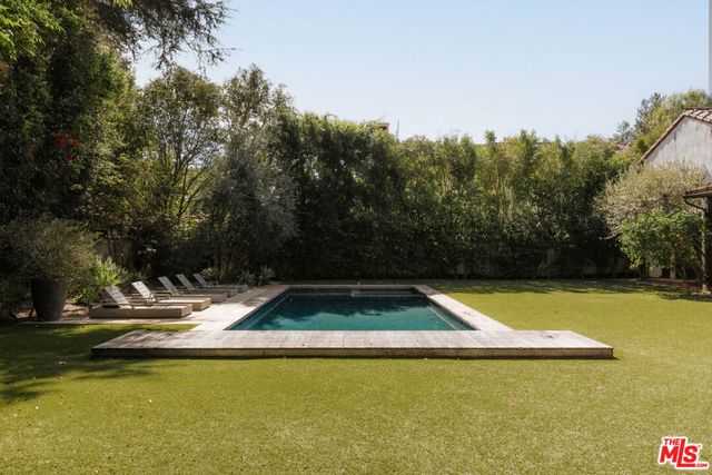 1046 N Norman Place, Los Angeles, CA 90049