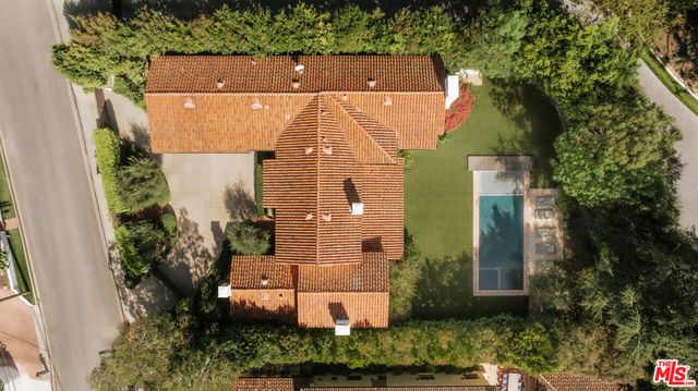 1046 N Norman Place, Los Angeles, CA 90049