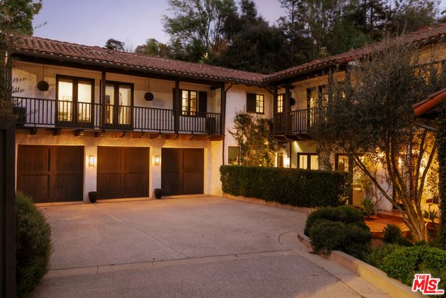 1046 N Norman Place, Los Angeles, CA 90049