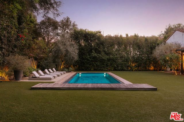 1046 N Norman Place, Los Angeles, CA 90049