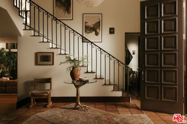 1046 N Norman Place, Los Angeles, CA 90049