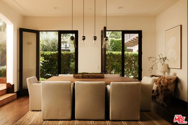 1046 N Norman Place, Los Angeles, CA 90049