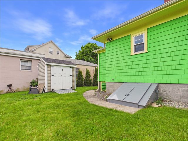 11 Hall Avenue, Warren, RI 02885