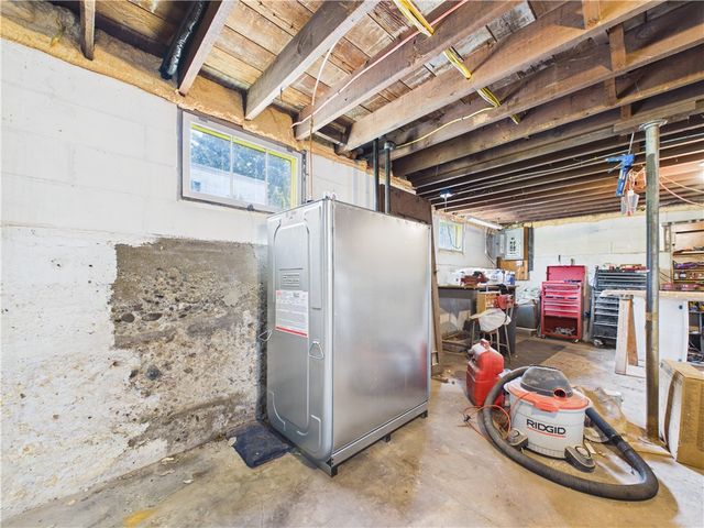 11 Hall Avenue, Warren, RI 02885